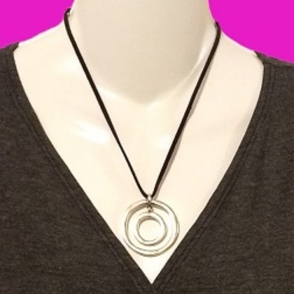 Suede and Metal Rings Necklace